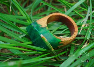 Summer - кольцо из дерева бук и ювелирной (эпоксидной) смолы